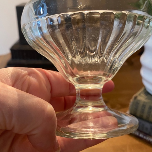 Pair of Sherbet Glasses‎ - Picture 4 of 6